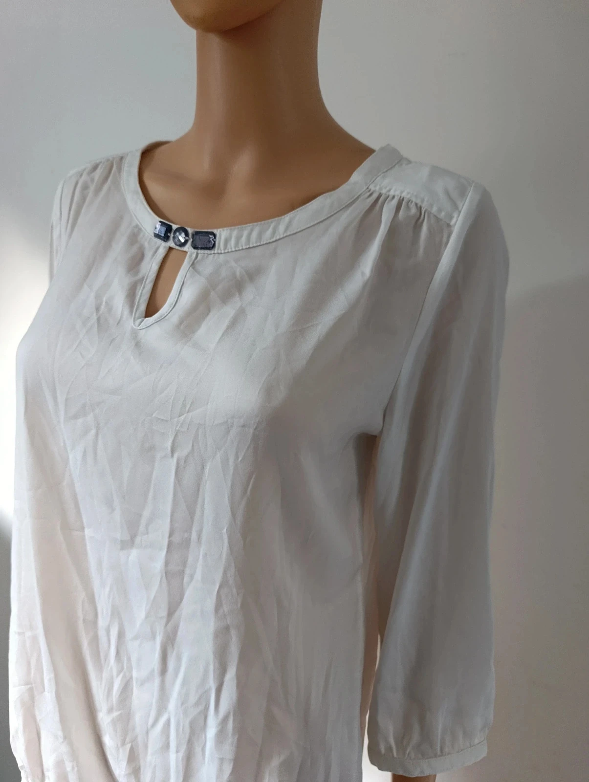 Camaïeu blouse wit dames - 3/4 mouwen - maat m sieraaddetail bij kraag – photo 4